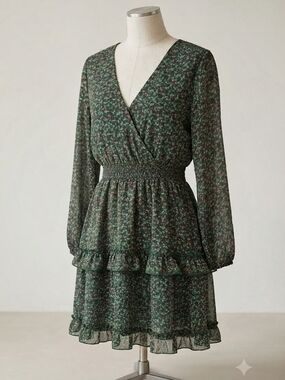 hesperus green dress | Dresses | Hesperus M Forest fit:FITTED